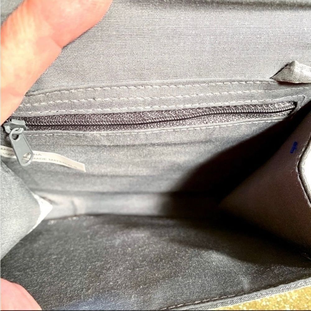 SILVER EVENING BAG NWOT - Picture 2 of 2
